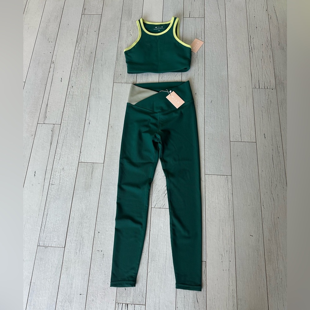Stylish Green Women's Leggings Set
